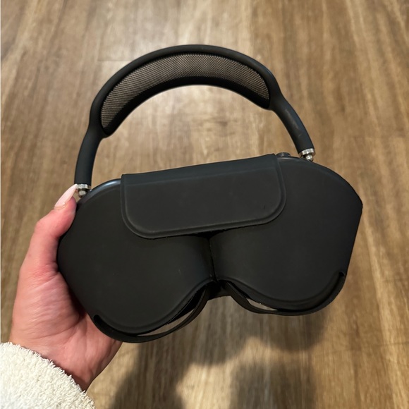 Other - Apple Airpods Max